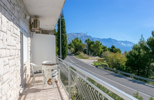 Marusici Apartment | Two bedroom apartment with terrace and sea view Marušići, Omiš (A-954-a)
