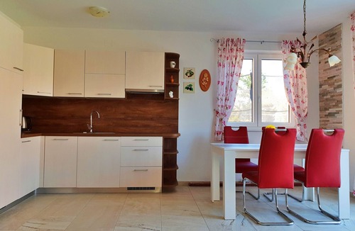 Silo Apartment | Two bedroom apartment with terrace and sea view Šilo, Krk (A-18685-a)