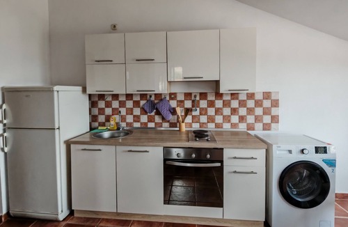 Island Hvar Apartment | Two bedroom apartment with balcony and sea view Jelsa, Hvar (A-8746-a)