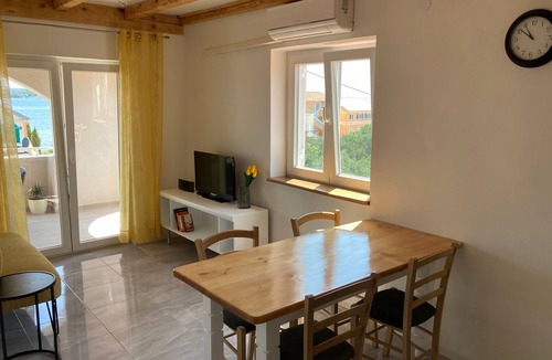 Kraj Apartment | Two bedroom apartment with terrace and sea view Tkon, Pašman (A-23194-a)