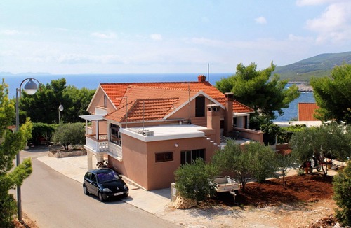 Zavalatica Apartment | Two bedroom apartment with terrace and sea view Zavalatica, Korčula (A-4453-c)