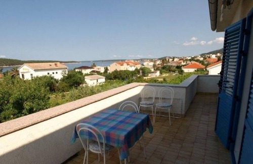 Barbat na Rabu Apartment | Two bedroom apartment with terrace and sea view Barbat, Rab (A-16992-b)