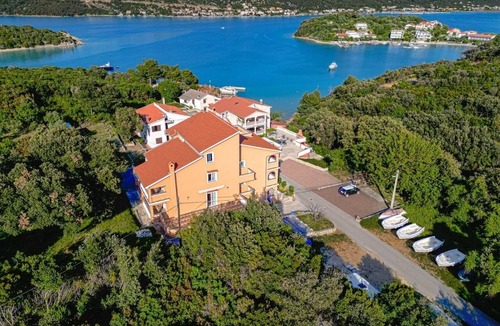Rab Town Apartment | Two bedroom apartment with terrace and sea view Supetarska Draga - Gonar, Rab (A-27566-d)