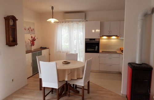 Barbat na Rabu Apartment | Two bedroom apartment with a swimming pool Barbat, Rab (A-4951-a)