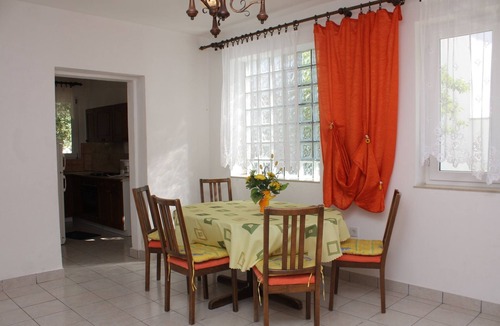 Banjol Apartment | Two bedroom apartment with terrace and sea view Banjol, Rab (A-4952-a)