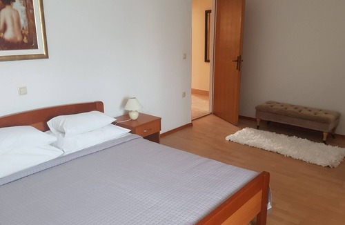 Banjol Apartment | Two bedroom apartment with balcony and sea view Banjol, Rab (A-5041-b)