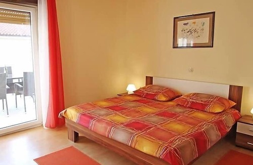Banjol Apartment | Two bedroom apartment with terrace Banjol, Rab (A-11381-b)