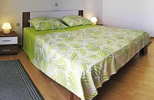 Banjol Apartment | Two bedroom apartment with terrace Banjol, Rab (A-11381-d)