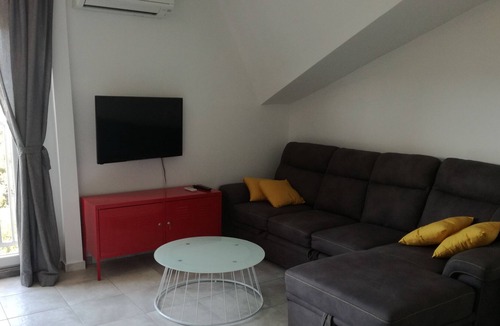 Supetarska Draga Apartment | Two bedroom apartment with balcony Supetarska Draga - Donja, Rab (A-15602-e)