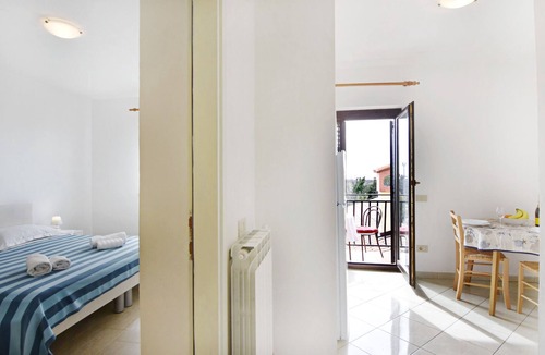 Valica Apartment | Umag-Valica, apartment for couples, near the beach, with a pool and barbecue