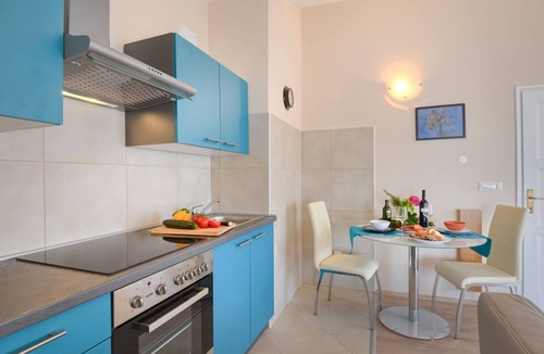Mali Maj Apartment | Vacation apartment with pool, 2 persons, garden, air-conditioned, barbecue