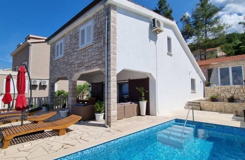 Prigradica House | Vacation home Nada by Interhome