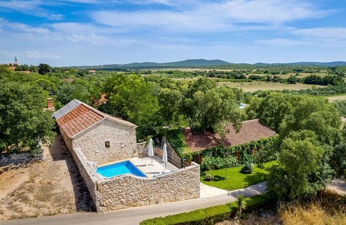 Stankovci House | Vacation home Ana by Interhome