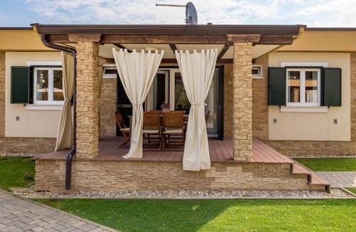Kampor House | Vacation home Camping Lando in Rab/Kampor - 6 persons, 2 bedrooms