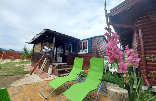 Gracac House | Vacation Home in Nature