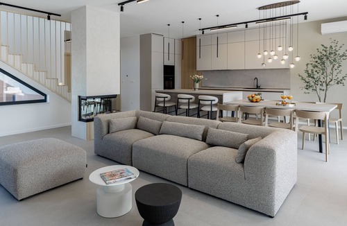 Kastel Stari Villa | Villa 60 Degrees with heated pool and basketball court