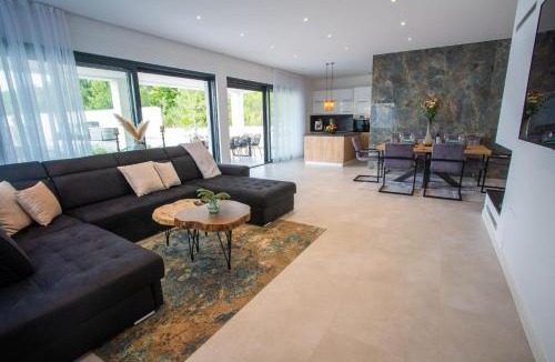 Trn Villa | Villa 7