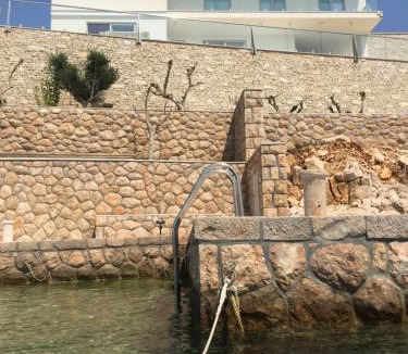 Baric Draga Villa | Villa Basthel right by the sea, heated swimming pool with jacuzzi, sauna and garage