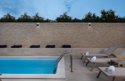 Vrsi Villa | Villa Bellatrix 1 & 2 - 2 heated pools & jacuzzi, quiet area, family