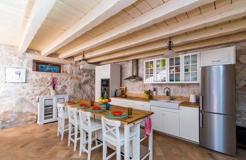 Brsecine Villa | Villa Dalmata - Two-Bedroom House with Terrace and Sea View