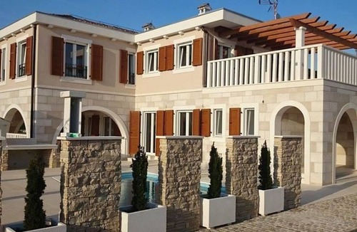 Sevid House | Villa Elena mit Pool, nur 60 Meter zum Meer by Interhome