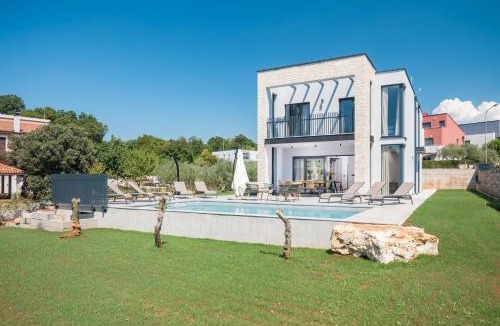 Gulici Villa | Villa Grota - Luxury 4-Bedroom Villa with Private Pool & Garden