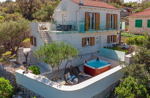 Rogac Villa | Villa Ivana Solta Island - Jacuzzi, sea view, walking distance to pebble beach