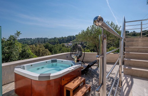 Rogac Villa | Villa Ivana Solta Island - Jacuzzi, sea view, walking distance to pebble beach