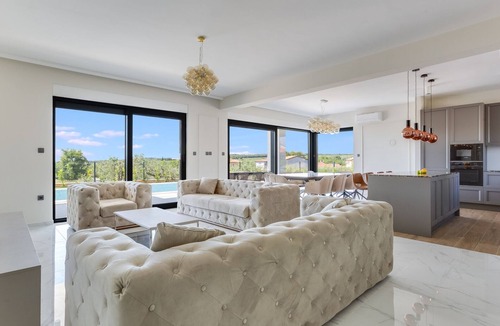 Galizana Villa | Villa Jasena by Villas Guide