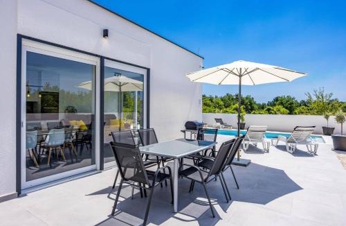 Stokovci Villa | Villa Karolina by Villa Plus