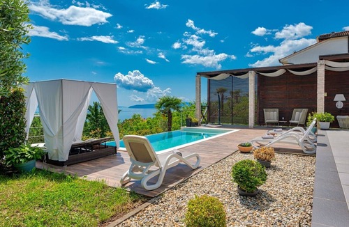 Lovran Villa | Villa LIna - beautiful villa with infinity pool near the beach