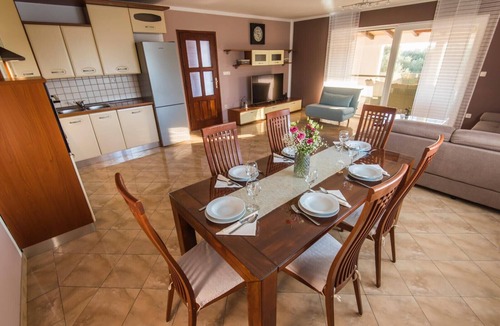 Lovinac House | Villa Marija - rural villa with outdoor pool