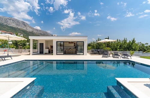 Kastel Kambelovac Villa | Villa Marisa with 51sqm heated, private pool, 5 bedrooms, 4 bathrooms, summer kitchen, views of the Adriatic sea and town Split