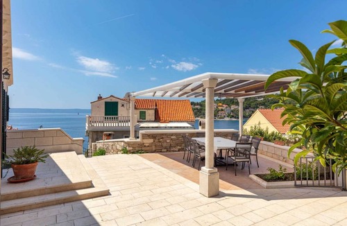 Sumartin Villa | Villa Mir Vami