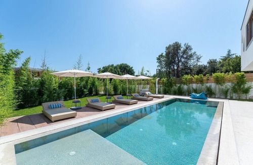 Pjescana Uvala Villa | Villa near beach wih 12 meters long pool, walking distance to the beach