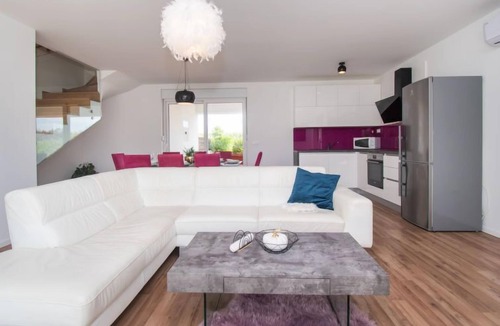 Srima House | Villa Nika by Interhome
