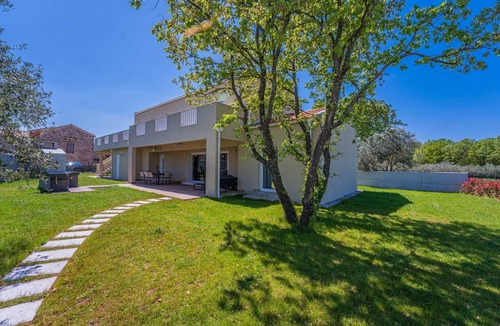 Brtonigla Villa | Villa Nonna Novigrad by Istriaselect Villas