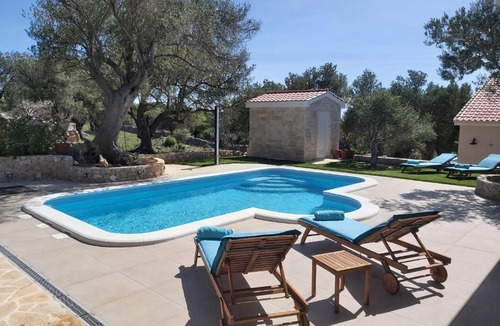 Jakisnica Villa | Villa Paula Jakišnica with heated pool