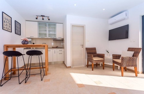 Pisak Villa | Villa Perla Blu with 4 bedrooms, heated pool, jacuzzi, 50m from beach