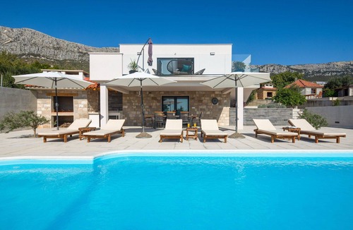 Kastel Sucurac Villa | Villa Petra Divine with Heated Pool