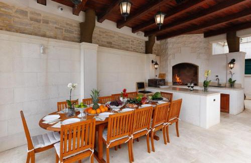 Slatine Villa | Villa Richi