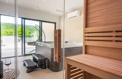Vrgorac House | Villa Silentio Luxury with pool,jacuzzi sauna by Interhome