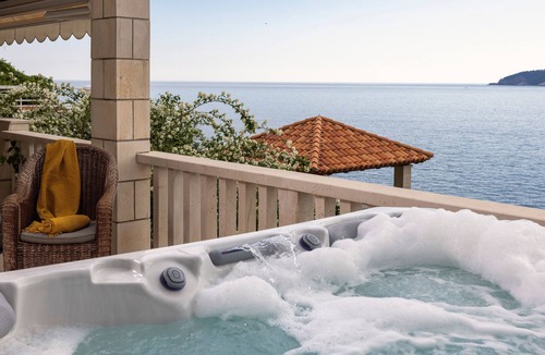 Zaton Villa | Villa Sol Charming and spacious villa with private sea access