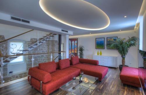 Betina House | Waterfront Home - Villa Sailor's Delight