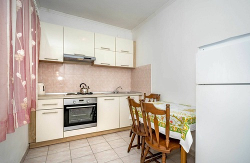 Prigradica House | Wonderful private villa for 9 guests with WIFI, A/C, private pool, TV and terrace