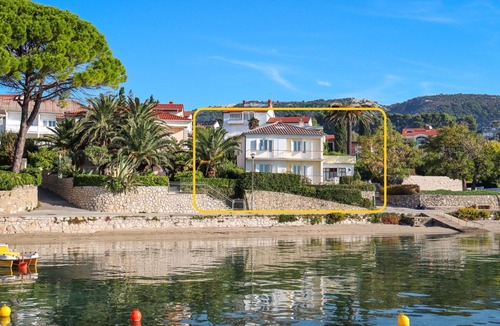 Banjol House | Wonderful private villa for 11 guests with WIFI, A/C, TV, terrace and pets allowed