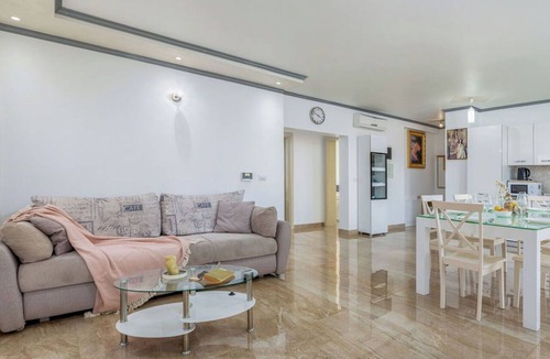 Umag House | Wonderful private villa for 16 people with A/C, WIFI, private pool, TV, terrace and pets allowed