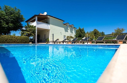 Donji Prolozac House | Wonderful private villa for 10 guests with A/C, WIFI, private pool, TV and terrace