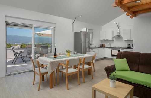 Klimno House | Wonderful private villa for 10 people with A/C, WIFI, hot tub, private pool, TV and terrace
