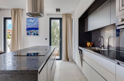 Brodarica Villa | Wonderful private villa for 8 people with WIFI, private pool, A/C, TV and terrace